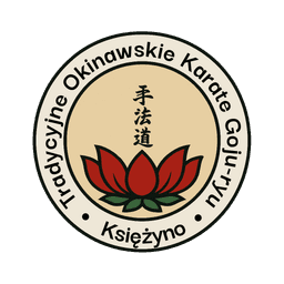 Logo klubu karate goju-ryu w księżynie z napisem hasu - lotos.